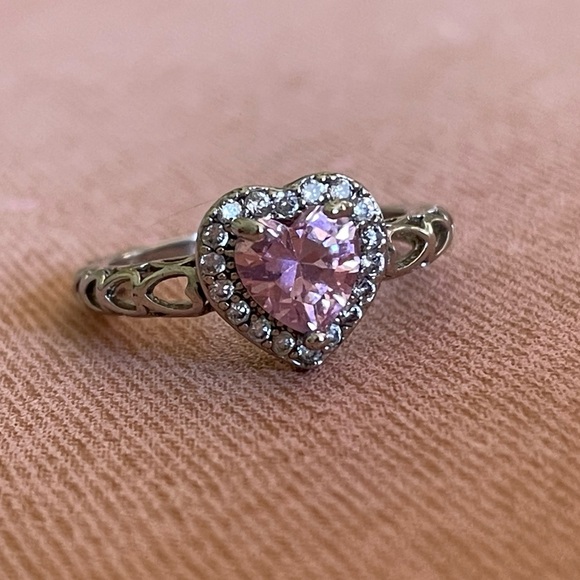 Vintage Heart Ring - Picture 4 of 4